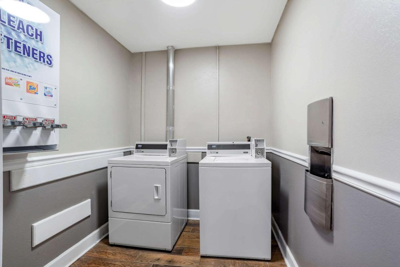 Quality Inn Моултри Экстерьер фото