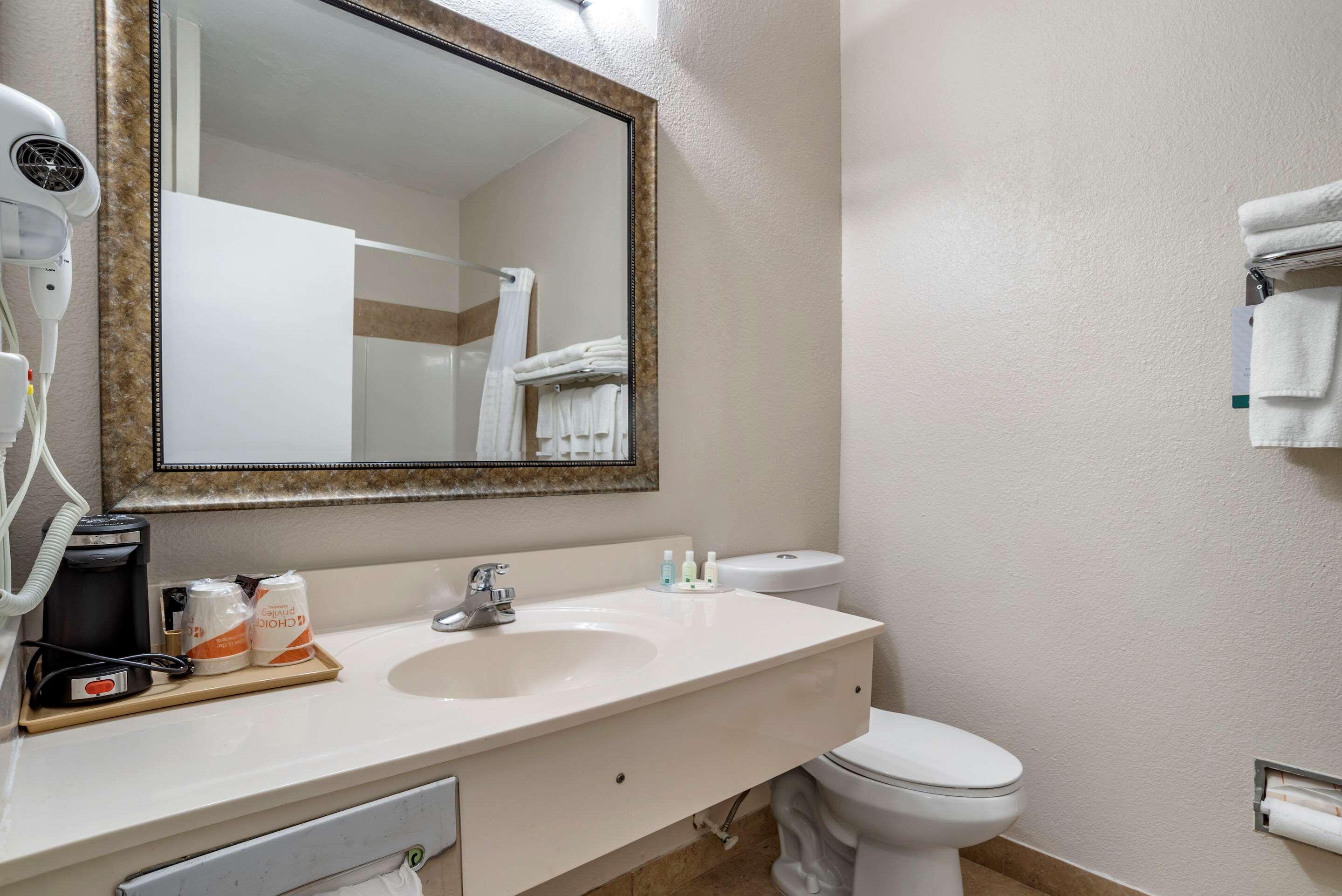 Quality Inn Моултри Экстерьер фото