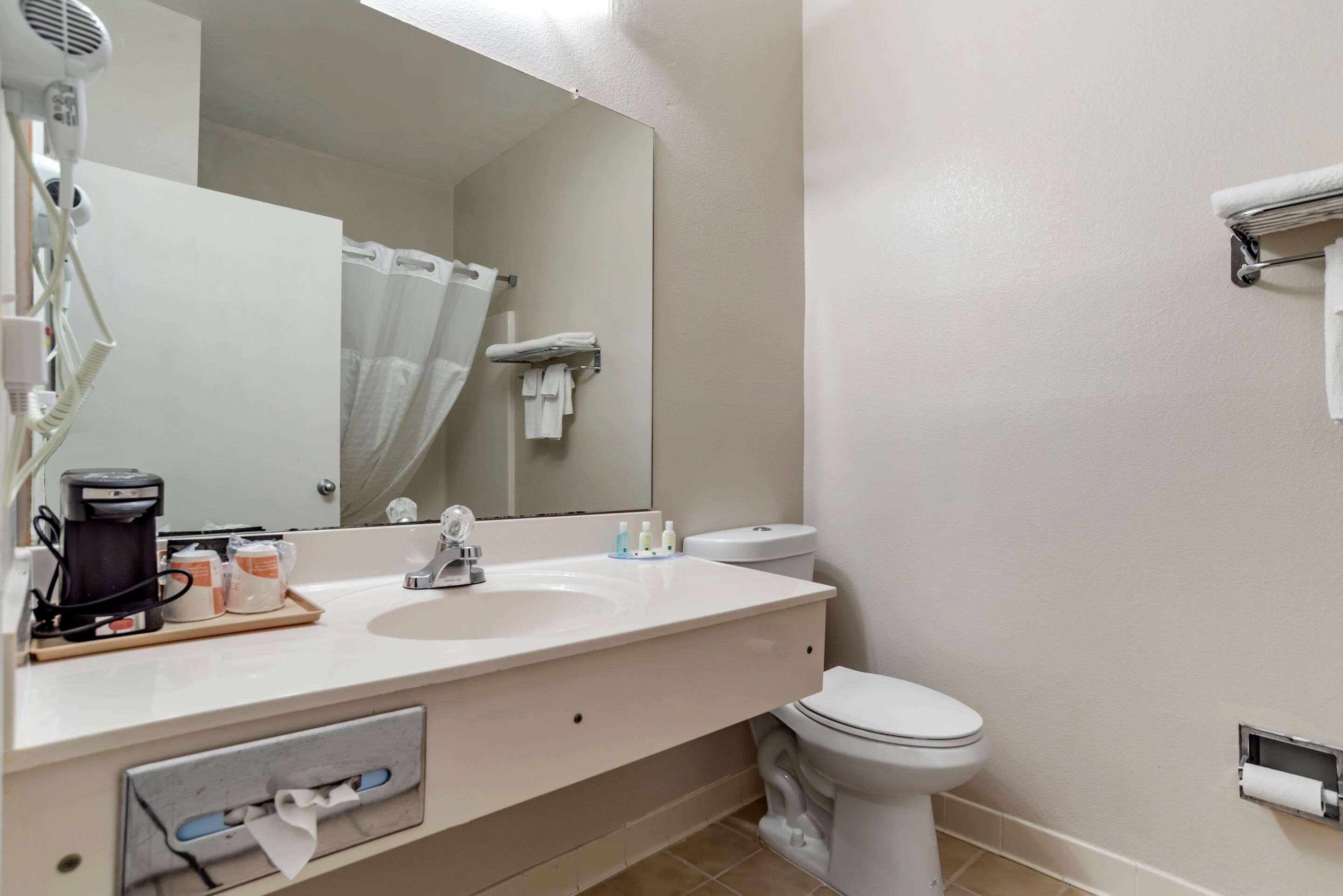 Quality Inn Моултри Экстерьер фото