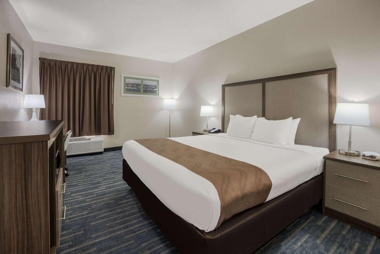 Quality Inn Моултри Экстерьер фото