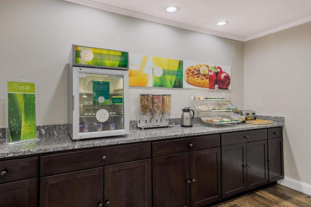 Quality Inn Моултри Экстерьер фото