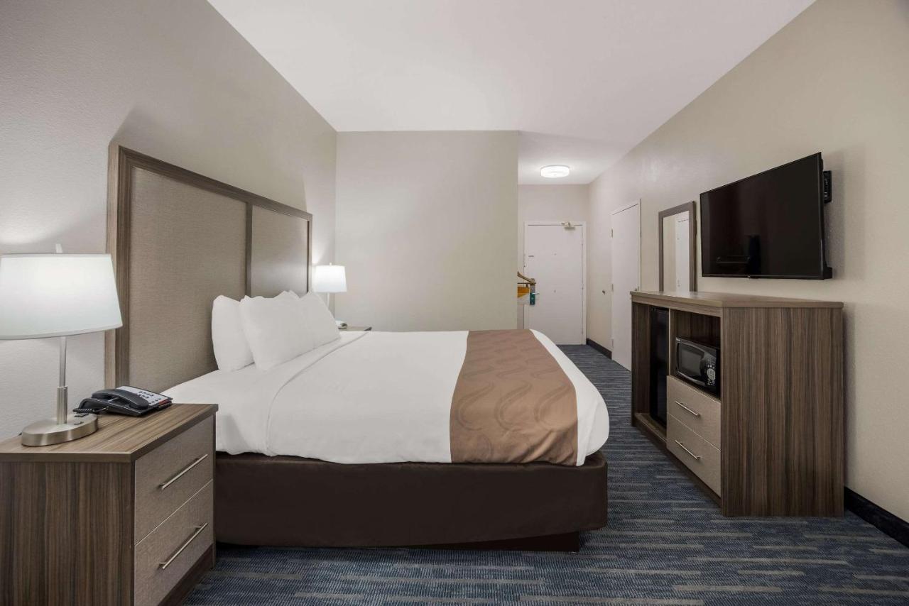 Quality Inn Моултри Экстерьер фото